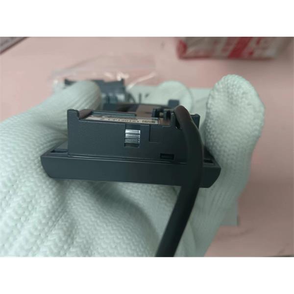 日本KEYENCE基恩士原裝光纖傳感器元件FU-47TZ